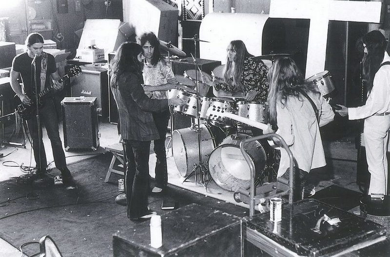 Alice Cooper Band Barn - Farmhouse From P Brenton (newer photo)